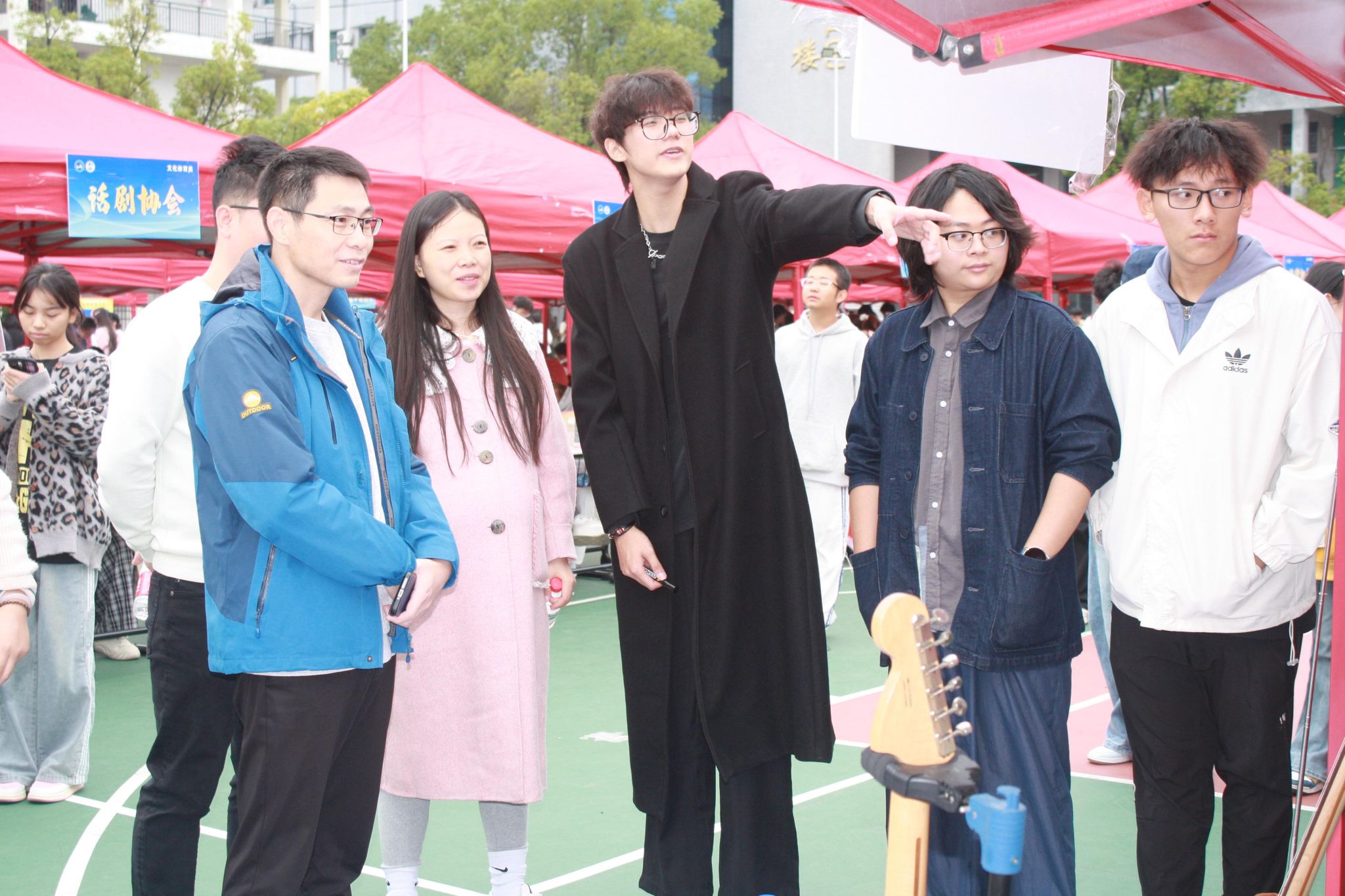 社團(tuán)風(fēng)采綻活力 青春校園添新彩——我校“百團(tuán)大戰(zhàn)”社團(tuán)招新活動圓滿舉辦